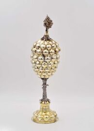 Виноградный серебряный кубок с крышкой. Москва. 1746 год.
